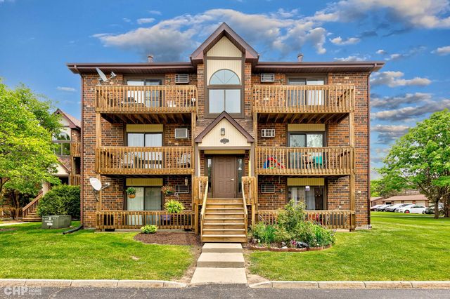 $1,399 | 439 Berkshire Drive, Unit 36 | Crystal Lake