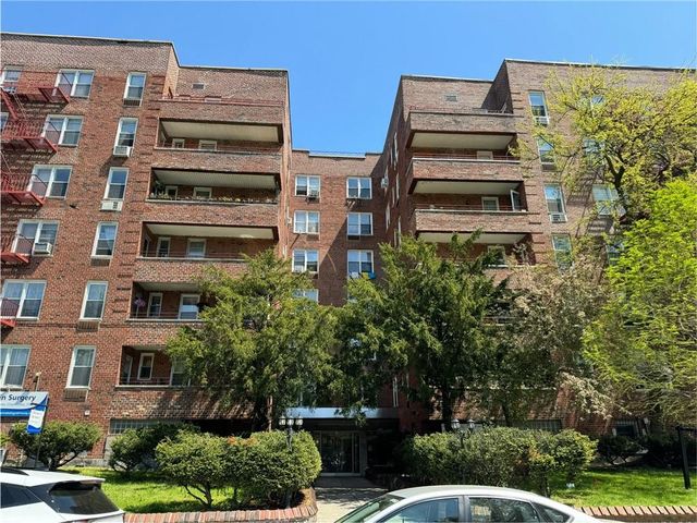 $3,800 | 2727 Ocean Parkway | Brighton Beach