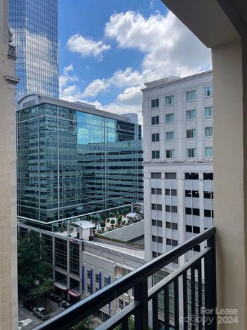 $1,995 | 230 South Tryon Street | Third Ward