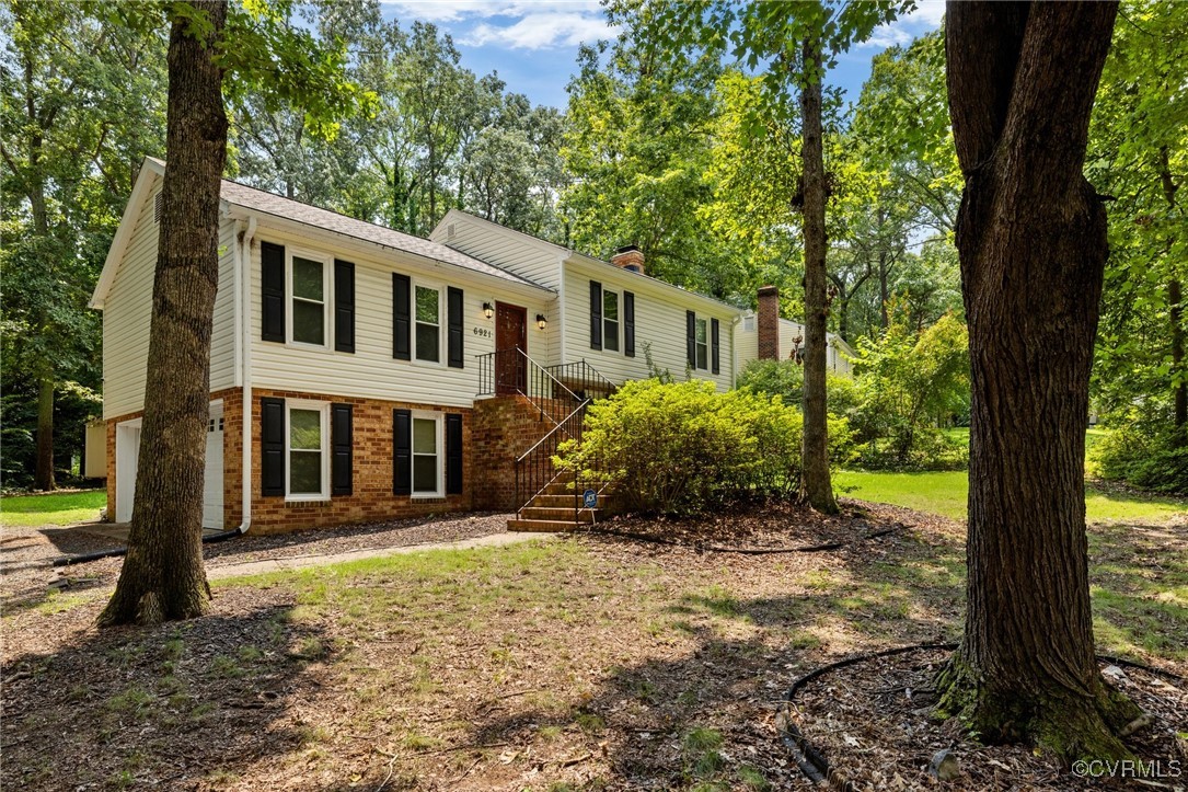 Tri-level home with garage