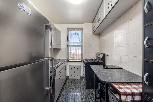 $345,000 | 3101 Ocean Parkway, Unit 6J | Brighton Beach