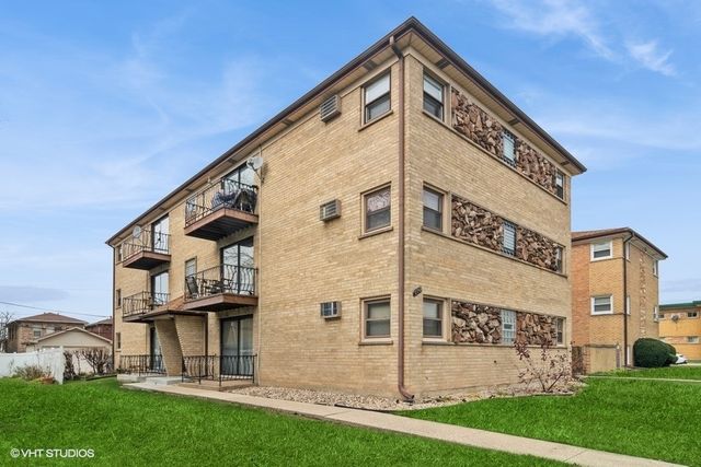 $219,999 | 2742 North 73rd Court, Unit 3W | Elmwood Park