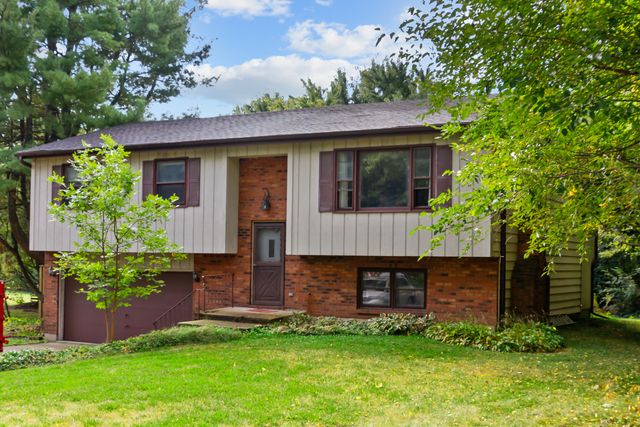 $275,000 | 2809 Kama Avenue | McHenry Township - McHenry County