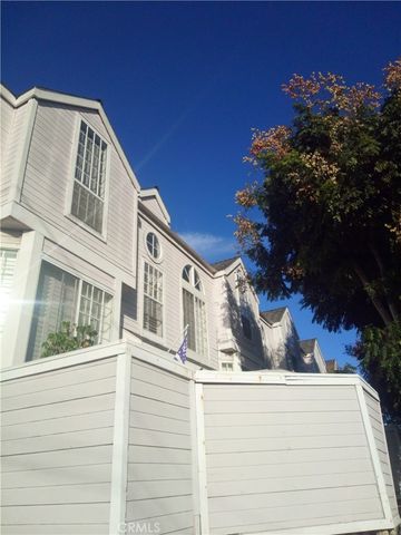 $2,800 | 1751 East 68th Street, Unit 15 | North Long Beach