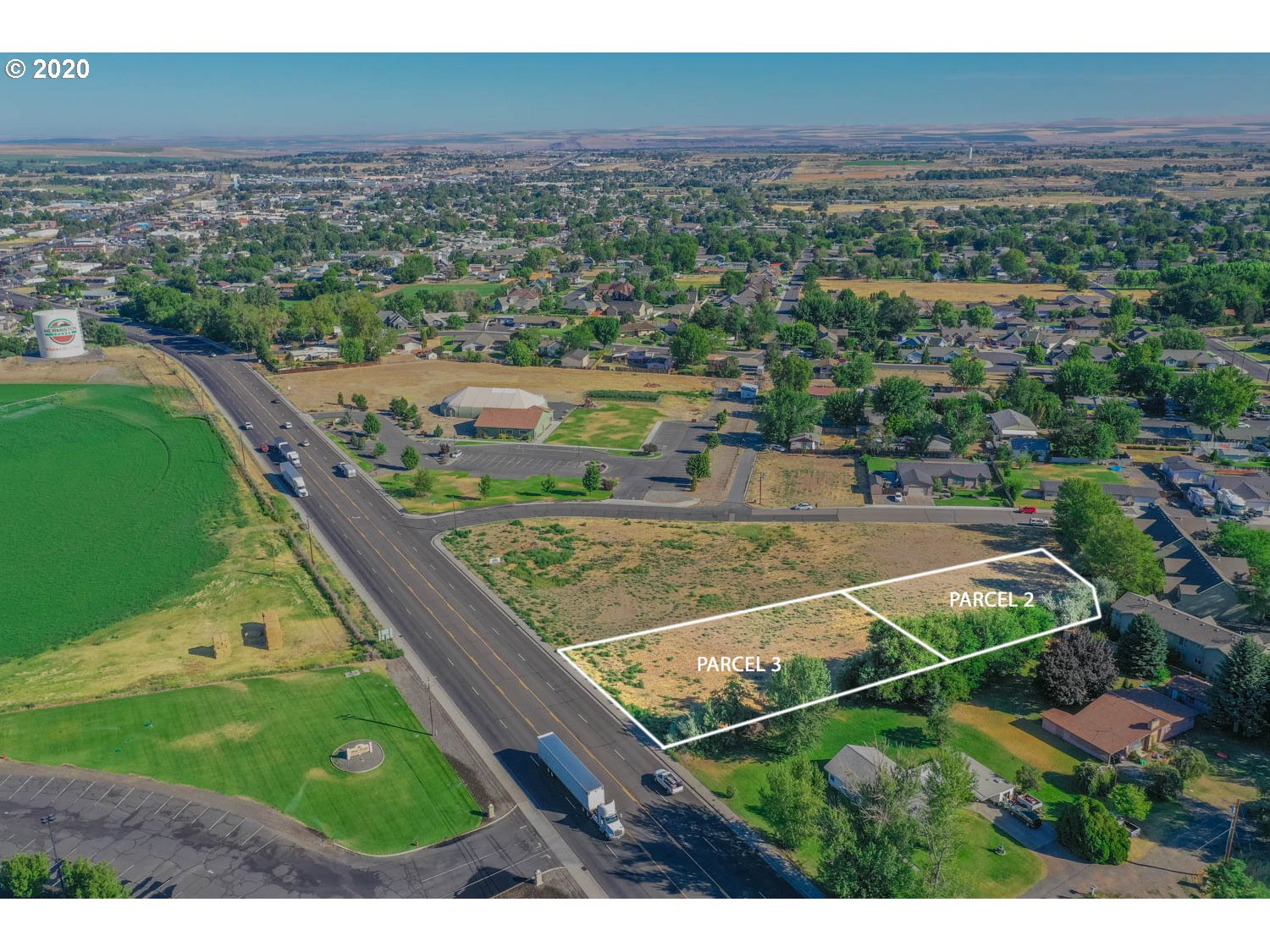 a view of a tennis court