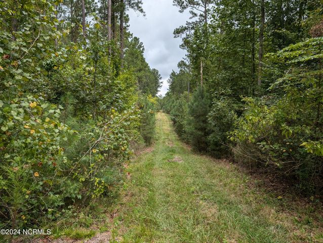 $449,900 | 3867 Airport Road | Elizabethtown Township - Bladen County