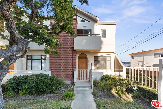 $7,500 | 2207 7th Street | Santa Monica