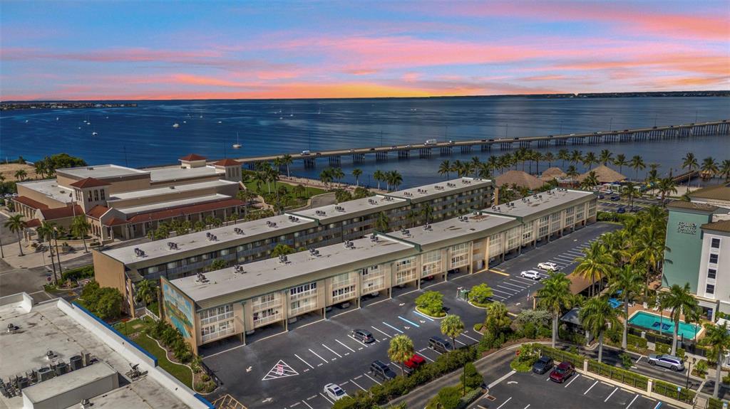 CONDO COMPLEX ON CHARLOTTE HARBOR