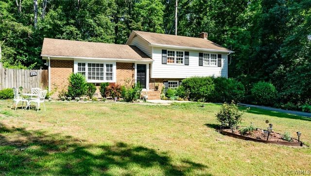 $399,900 | 3100 Ghent Drive | Chesterfield