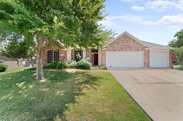 $458,000 | 1508 Babbling Brook Drive | Grand Prairie