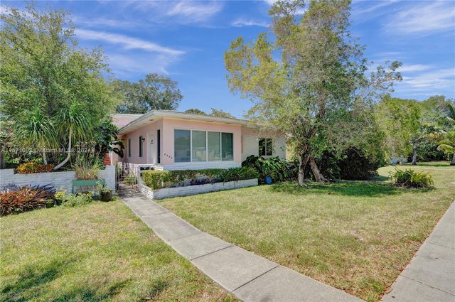 $1,600,000 | 8920 Northeast 2nd Avenue | El Portal