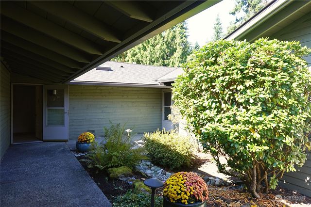 $2,100 | 7724 60th Drive Northeast, Unit B | Getchell