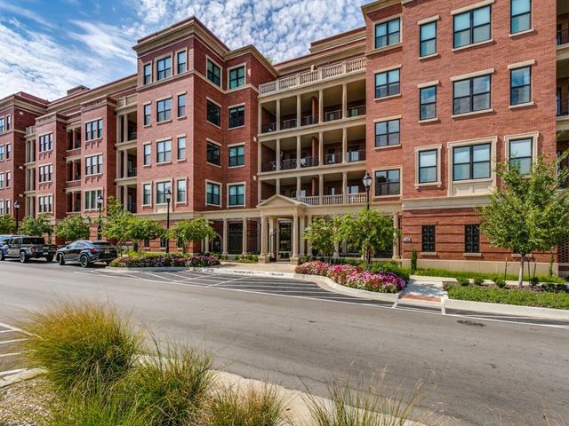 $6,500 | 350 Central Avenue, Unit 310 | Southlake Town Square