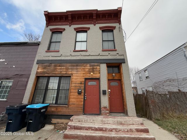 $1,650 | 3 102nd Street, Unit 1 | Lansingburgh