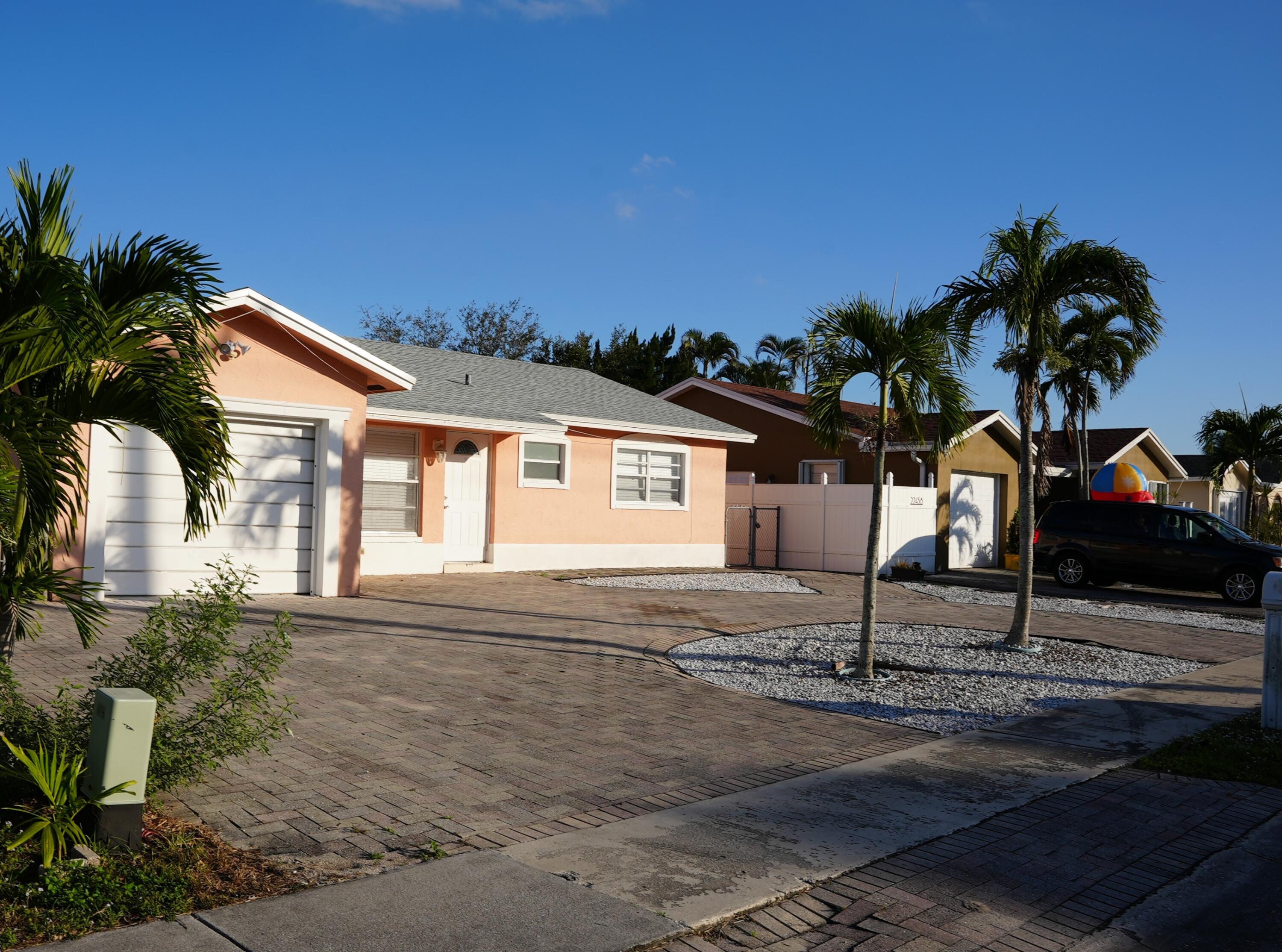 Front sideview circ driveway