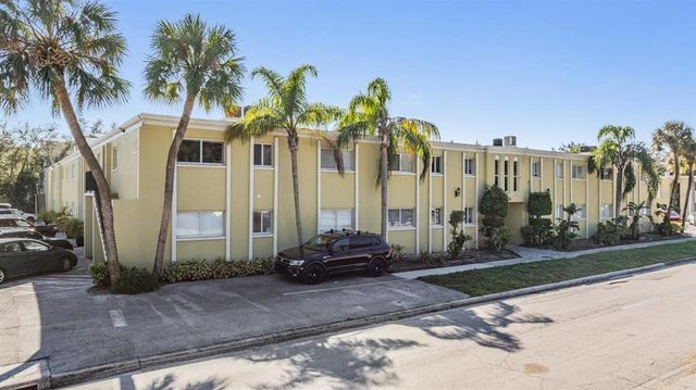 $189,900 | 3206 West Azeele Street, Unit 100 | Palma Ceia Pines