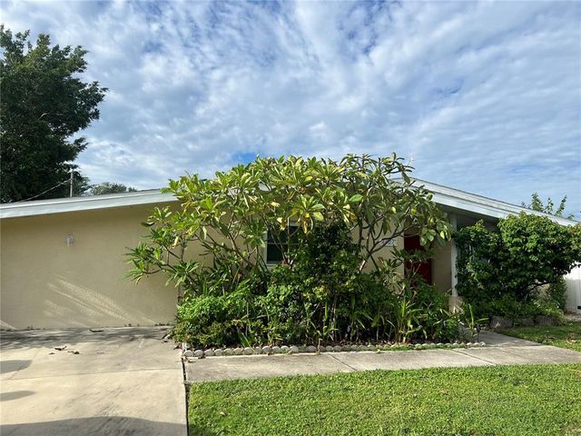 $5,000 | 4927 Webber Street | Sarasota Springs