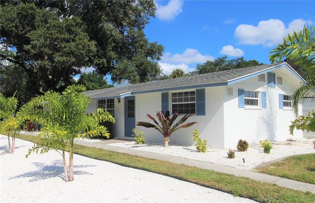 $1,700 | 2033 Sandrala Drive | South Sarasota