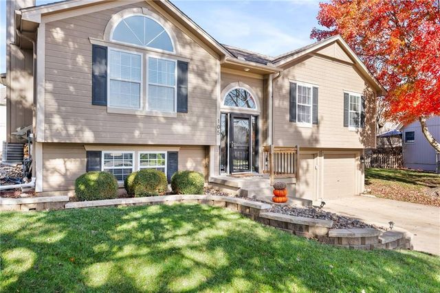 $319,900 | 105 Northeast Madison Court | Blue Springs