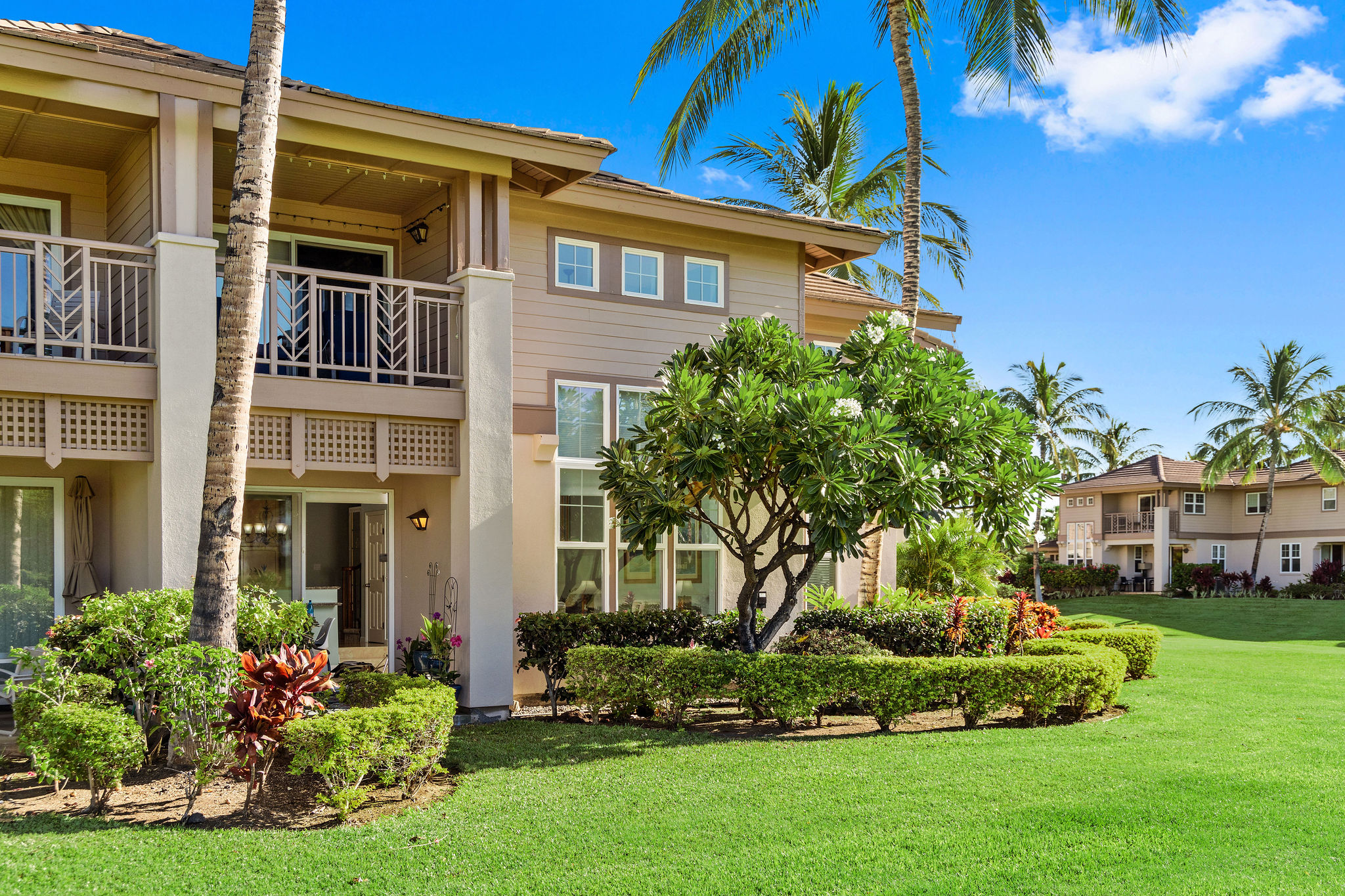 MLS 712994 - Stunning Villa 603 in the Waikoloa Colony Villas with an upper and lower lanai, fabulous golf course and mountain views, 1446 sq ft of interior air conditioned living space, sold turnkey.