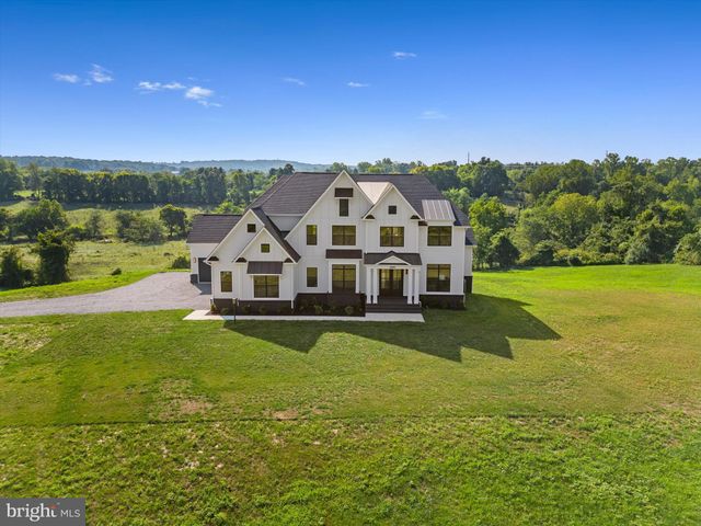 $2,317,000 | 38880 Avery Oaks Lane