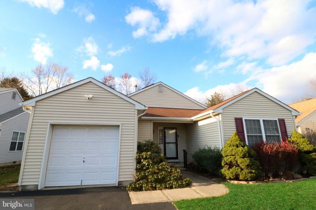 $397,000 | 10 Holiday Ewing Nj 08628 | Ewingville