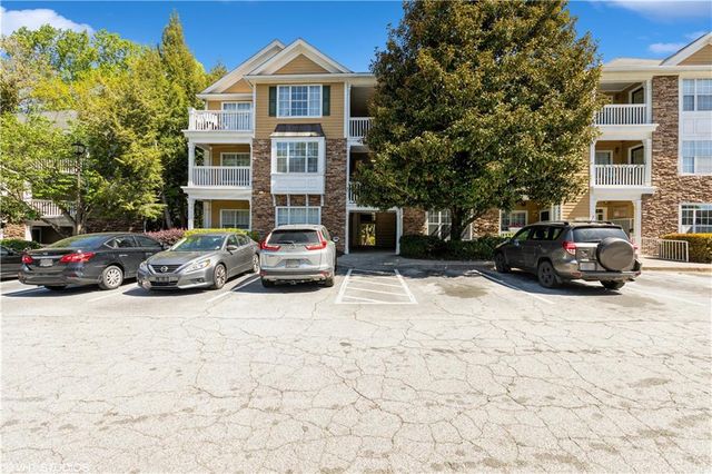 $195,000 | 221 Bentley Place | Bentley Place Condominiums