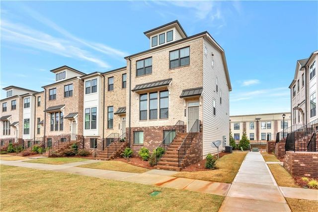 $697,000 | 605 Fairview Circle | Roswell