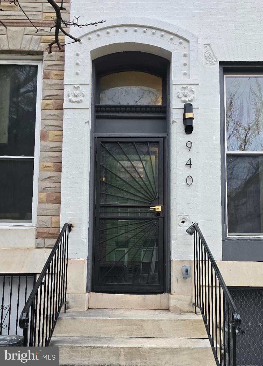 a view of entrance door of the house