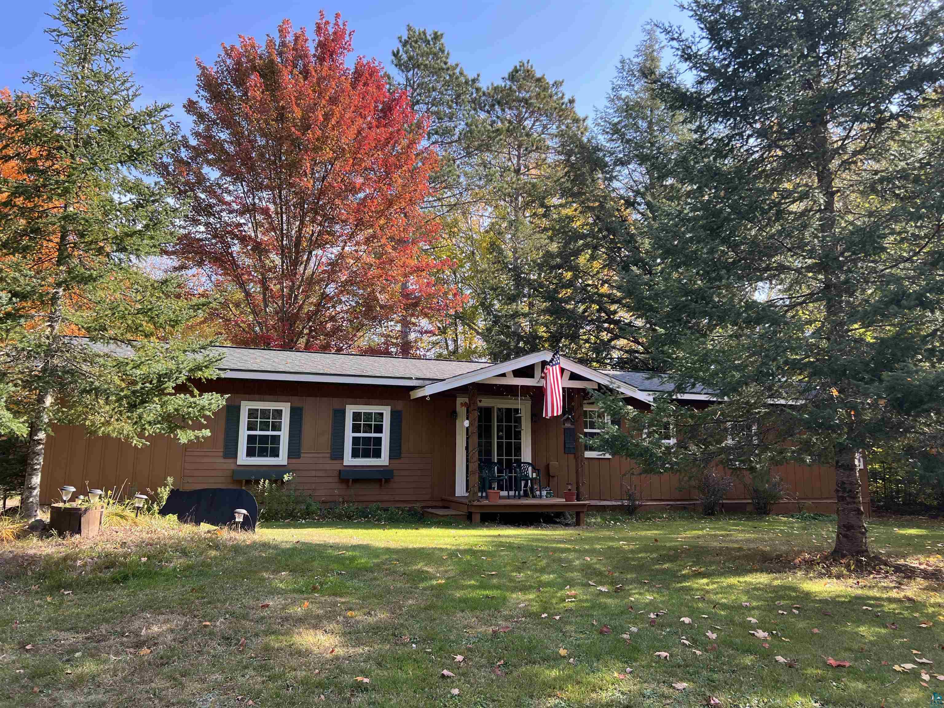 View of front of home featuring a front yard