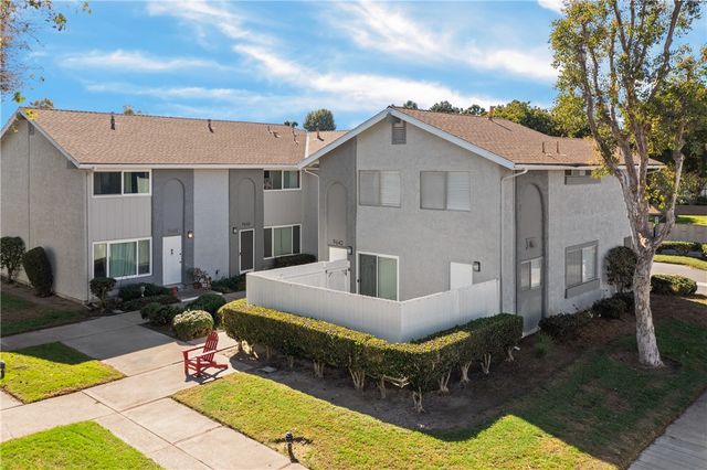 $795,000 | 9642 Bickley Drive, Unit 3 | South Huntington Beach