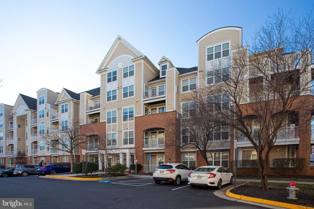 $425,000 | 2710 Bellforest Court, Unit 101 | Westbriar Condominiums