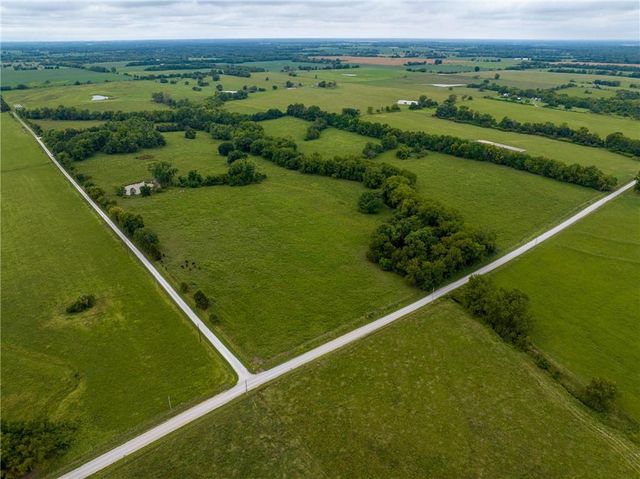 $400,000 | 100th Road Southeast | Bethlehem Township - Henry County