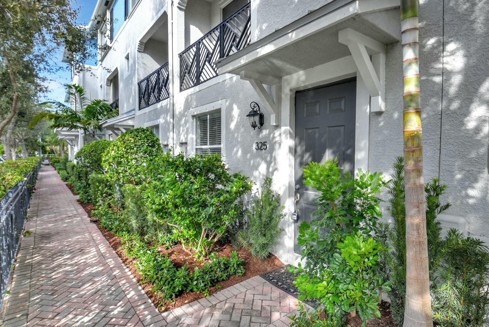 a view of a pathway with a house