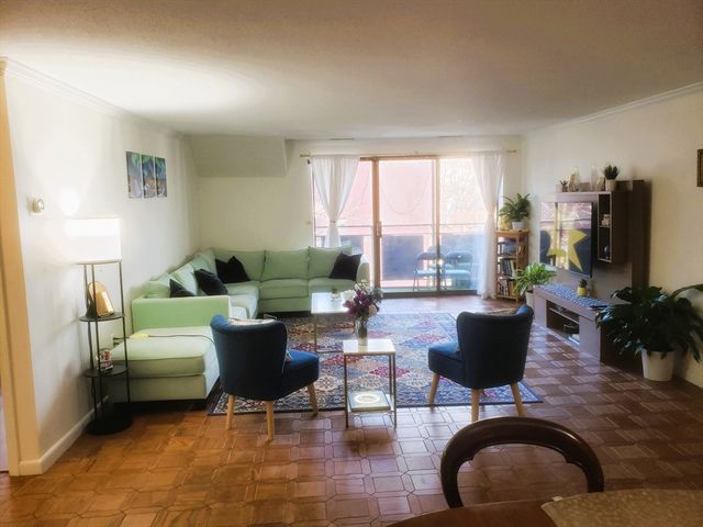 $2,950 | 12 9th Street, Unit 502 | Wellington