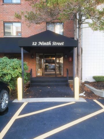 $3,000 | 12 9th Street, Unit 502 | Wellington