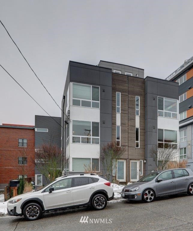 a car parked in front of a building