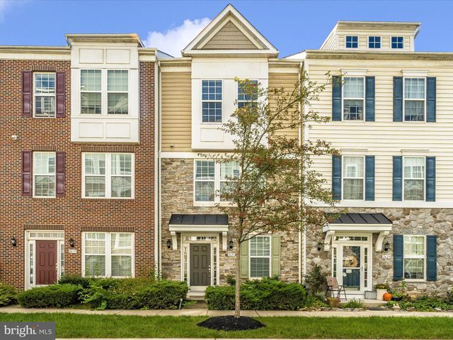 $435,900 | 2621 Osprey Way South | Market Square