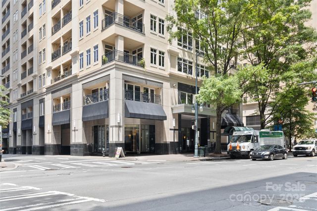 $289,000 | 230 South Tryon Street, Unit 704 | Third Ward