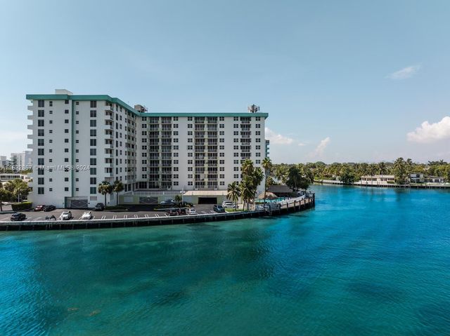 $419,000 | 10350 West Bay Harbor Drive, Unit 2T | Island Pointe