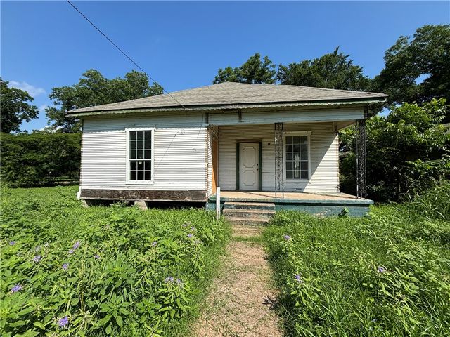 $129,000 | 1002 East Calhoun Avenue | East Riverside