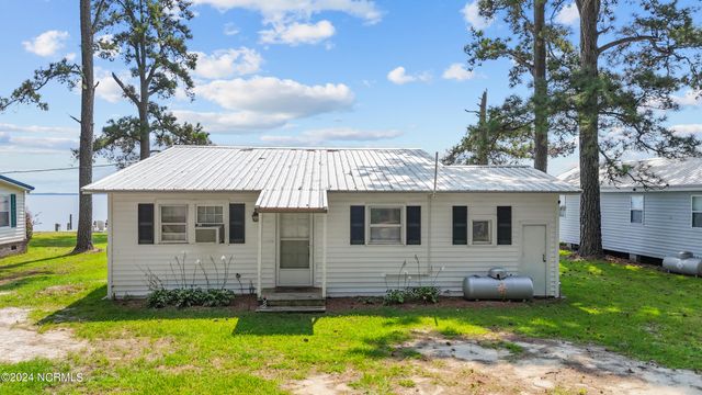 $370,000 | 1179 Old Pamlico Beach Road West | Bath Township - Beaufort County