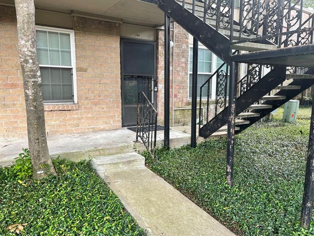 $1,700 | 5550 North Braeswood Boulevard, Unit 134 | North Braeswood Condominiums