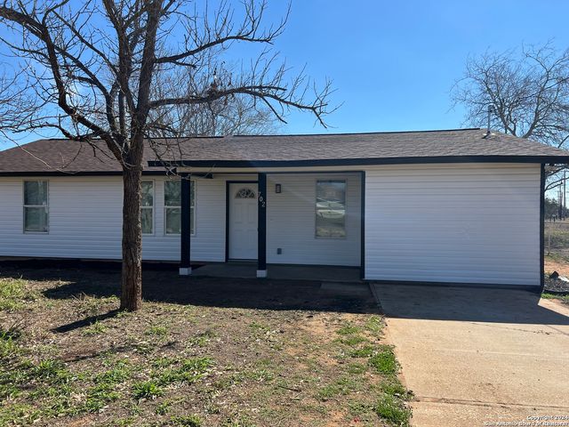 $272,000 | 702 Orange Street | Jourdanton