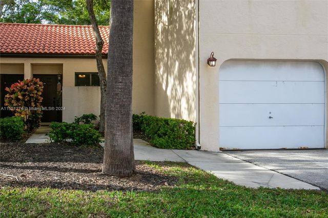 $259,900 | 9 Vía De Casas Sur, Unit 103 | Boynton Beach