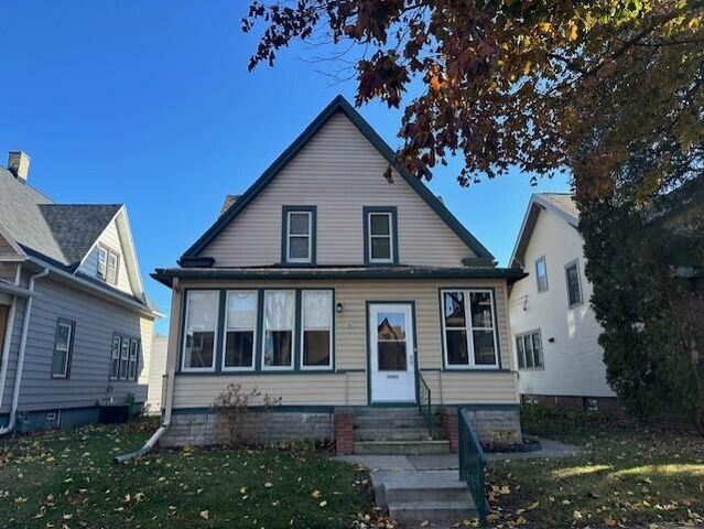 $179,900 | 1607 North 15th Street | South Calumet