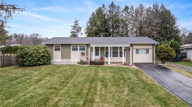 $210,000 | 7 Hemlock Drive | Hempfield Township - Mercer County