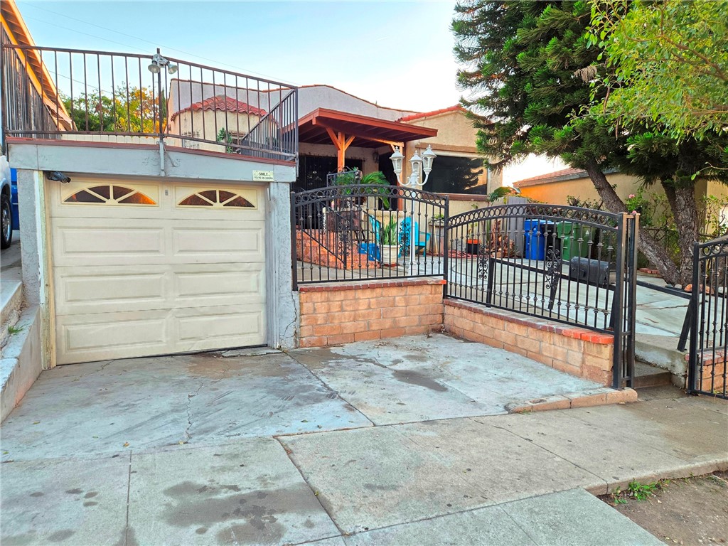 a view of a house with a garage