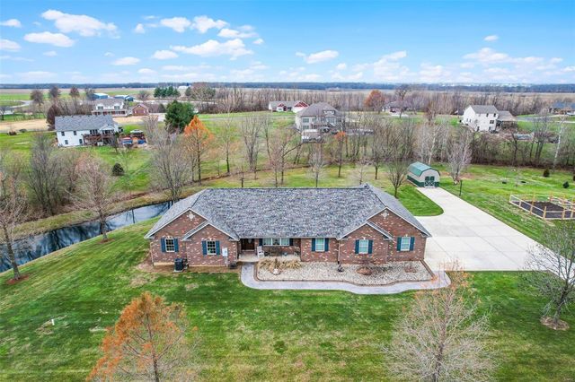 $550,000 | 519 State Rte 4 | St. Jacob Township - Madison County