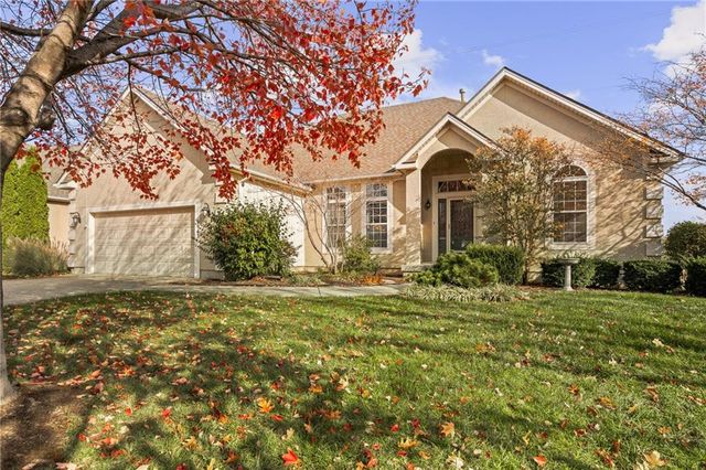 $530,000 | 9943 Red Bud Lane | Shawnee Mission